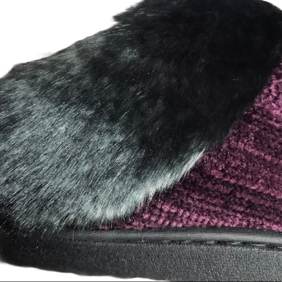 Totes Toasties Memory Foam Slippers - Picture 10 of 14